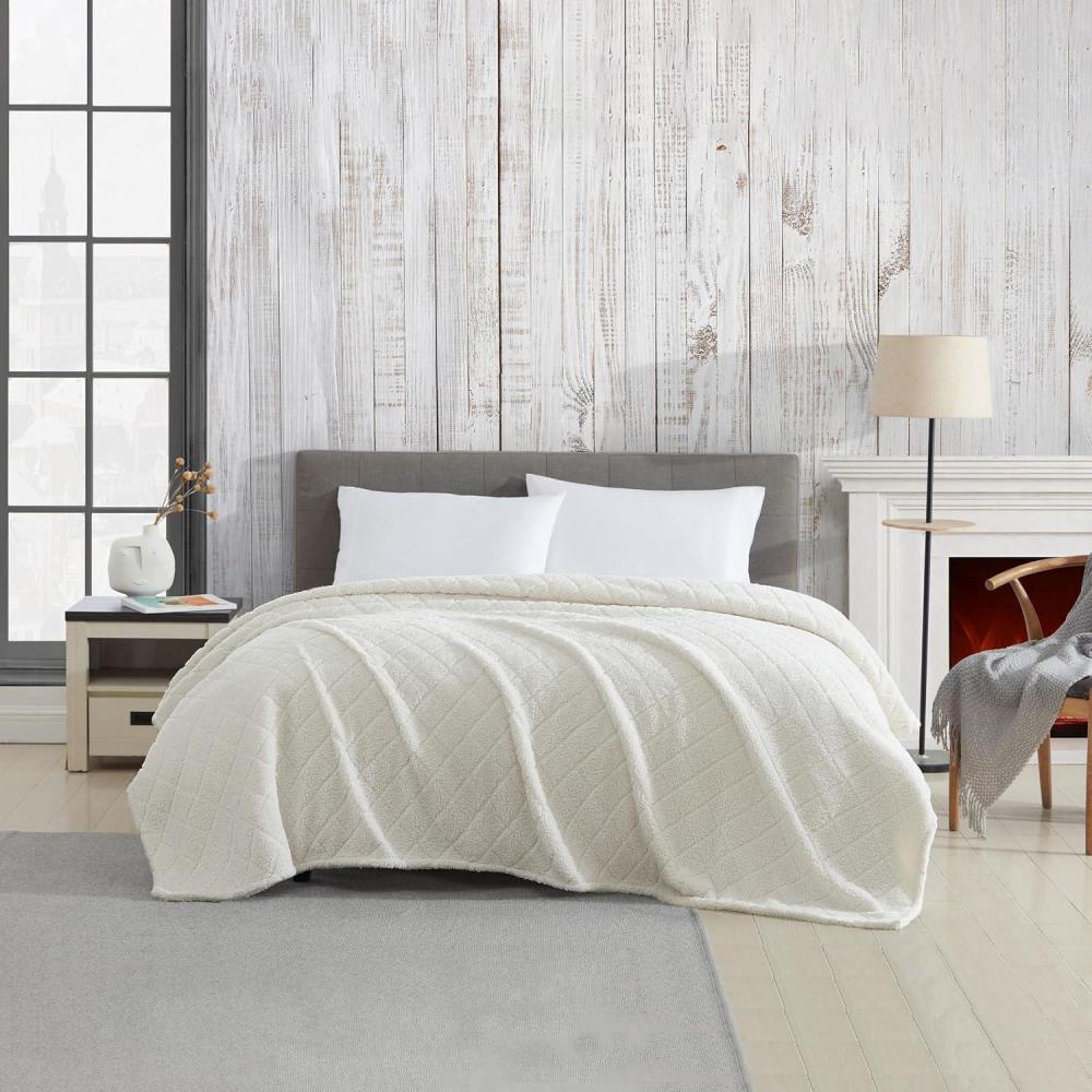 imageCathay Home Coleman Oversize Diamond Quilted Teddy Sherpa Fleece Throw BlanketBedspread  Home Sofa Couch Outdoor Travel Stadium Sports Camping Hiking  Charcoal Brown FullQueen 90quotx90quotOff White